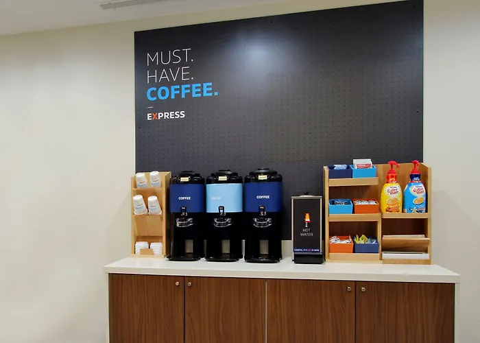 Holiday Inn Express Arrowood By Ihg